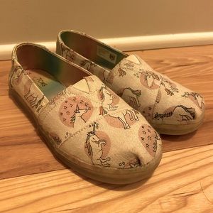 TONS girls unicorn slip ons size Y1.5